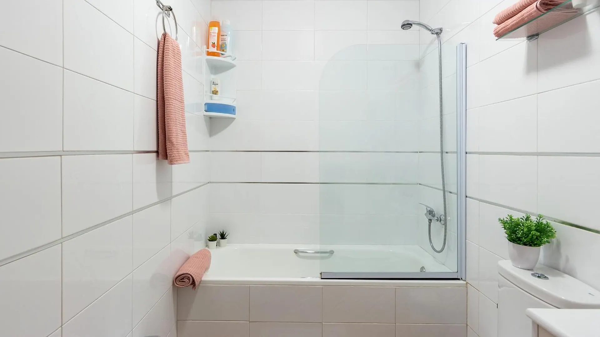 Velilla Beach Apartment Альмуньекар